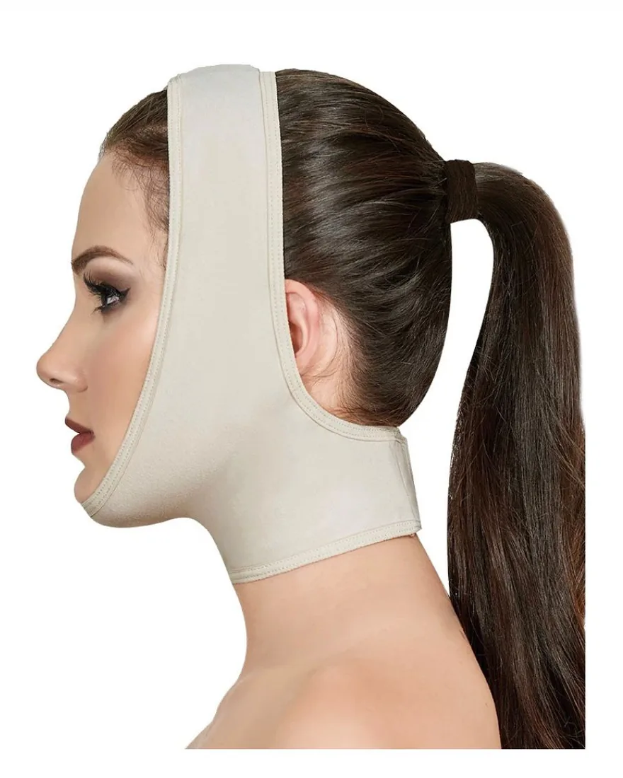 Bandeau visage et menton couleur chair, porté de profil: il prend le menton et les joues et remonte sur le haut de la tête